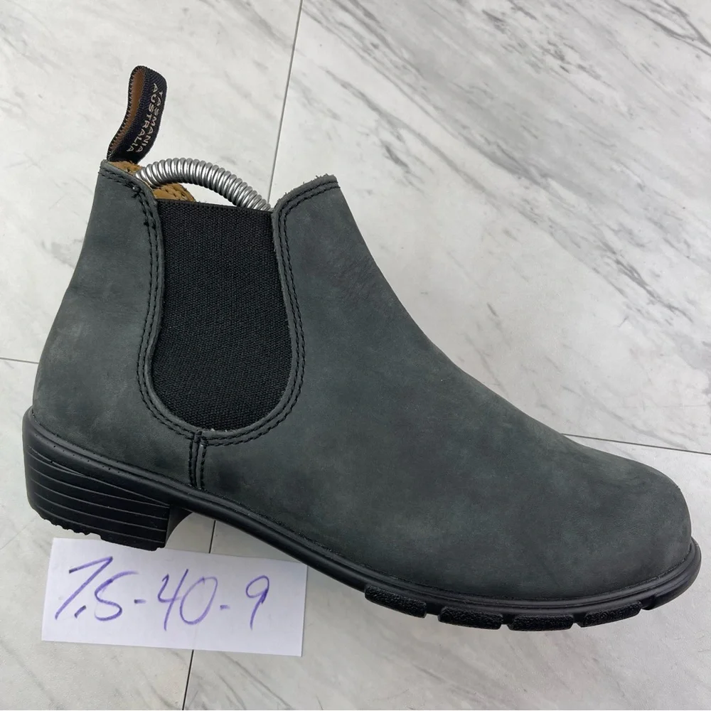 •Blundstone Women’s 7.5 Rustic Black / Gray Leather Slip On Ankle Chelsea Boots